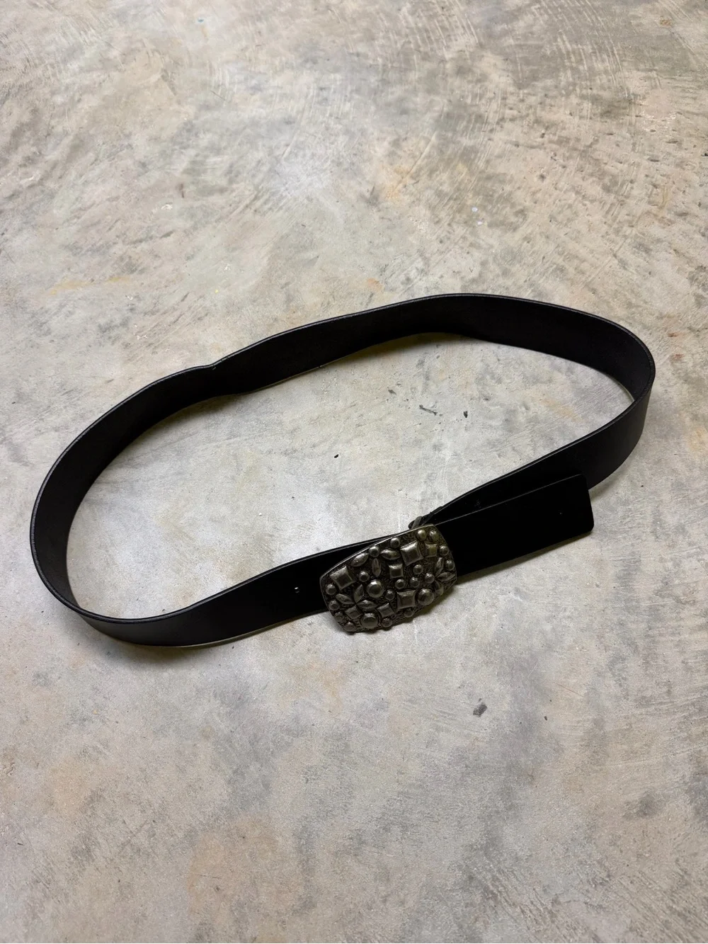 Calvin Klein Black Leather Belt with Decorative Metal Buckle